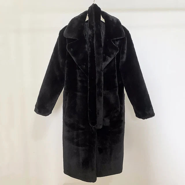 NOUVEAU RICHE Damen Luxuriösen Pelzmantel Laufsteg-Glanz Opulenten Glamour Schwarz