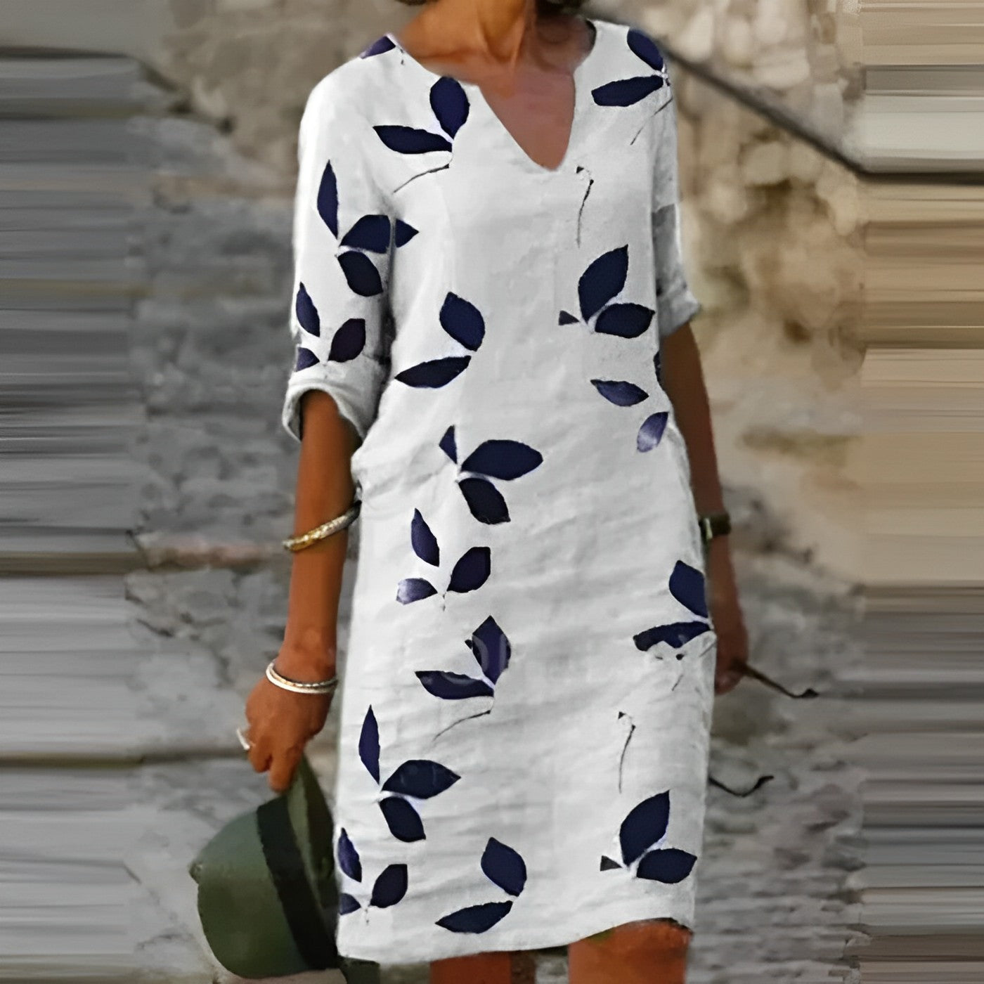 NOUVEAU RICHE Mechi | Damen Sommerkleid – Vintage-Look, V-Ausschnitt & Kurze Ärmel Weiß