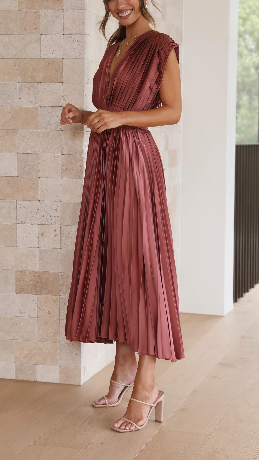 NOUVEAU RICHE Maxi-Kleid Mit Tiefem V Ausschnitt Und Rückenverschluss