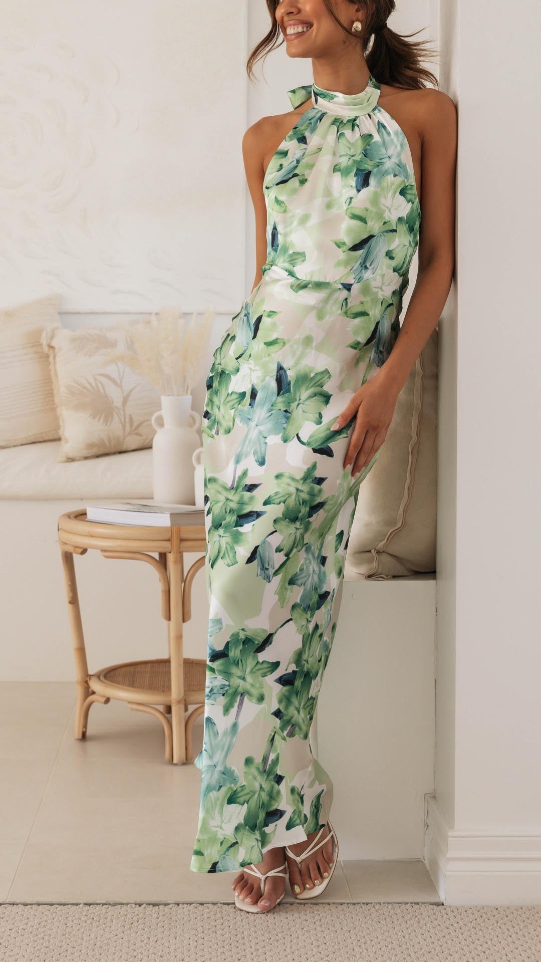 NOUVEAU RICHE Maxikleid Floral Halterneck Offenem Rücken Seidigem Stoff