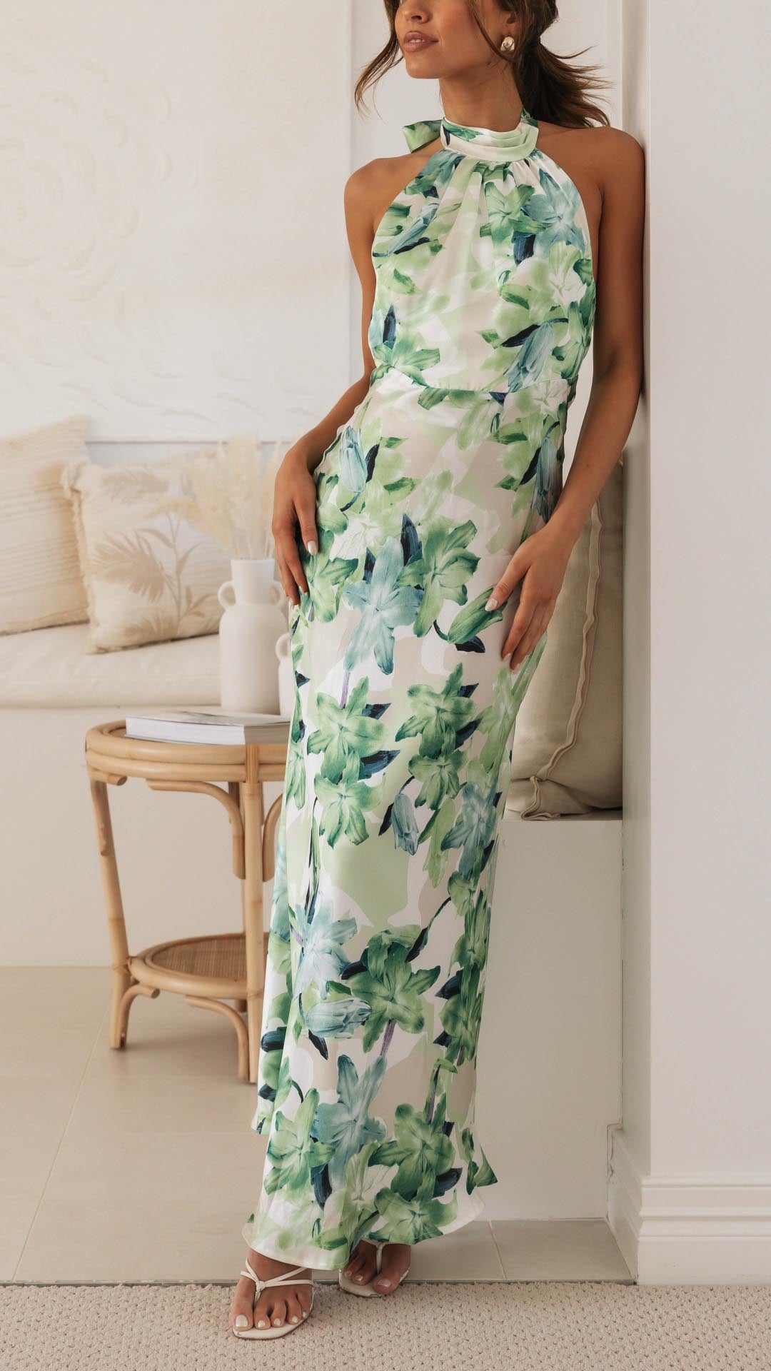 NOUVEAU RICHE Maxikleid Floral Halterneck Offenem Rücken Seidigem Stoff