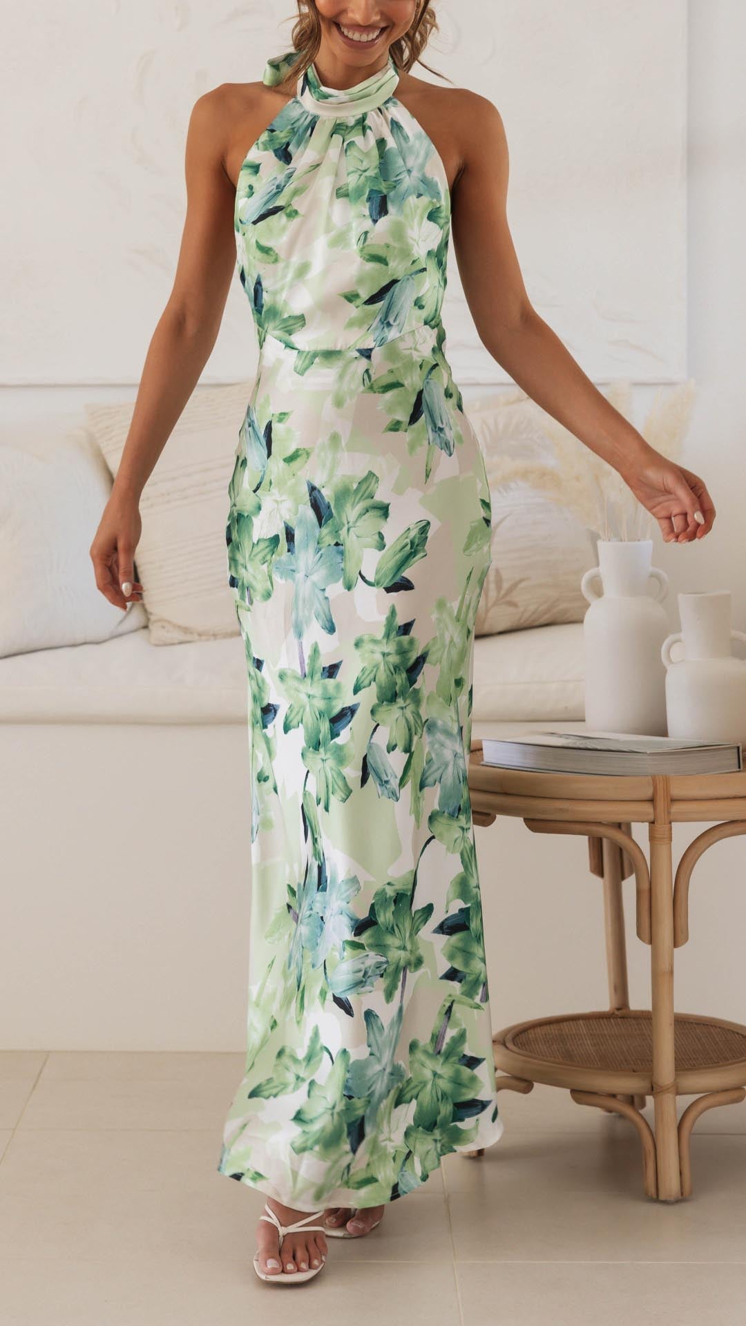 NOUVEAU RICHE Maxikleid Floral Halterneck Offenem Rücken Seidigem Stoff