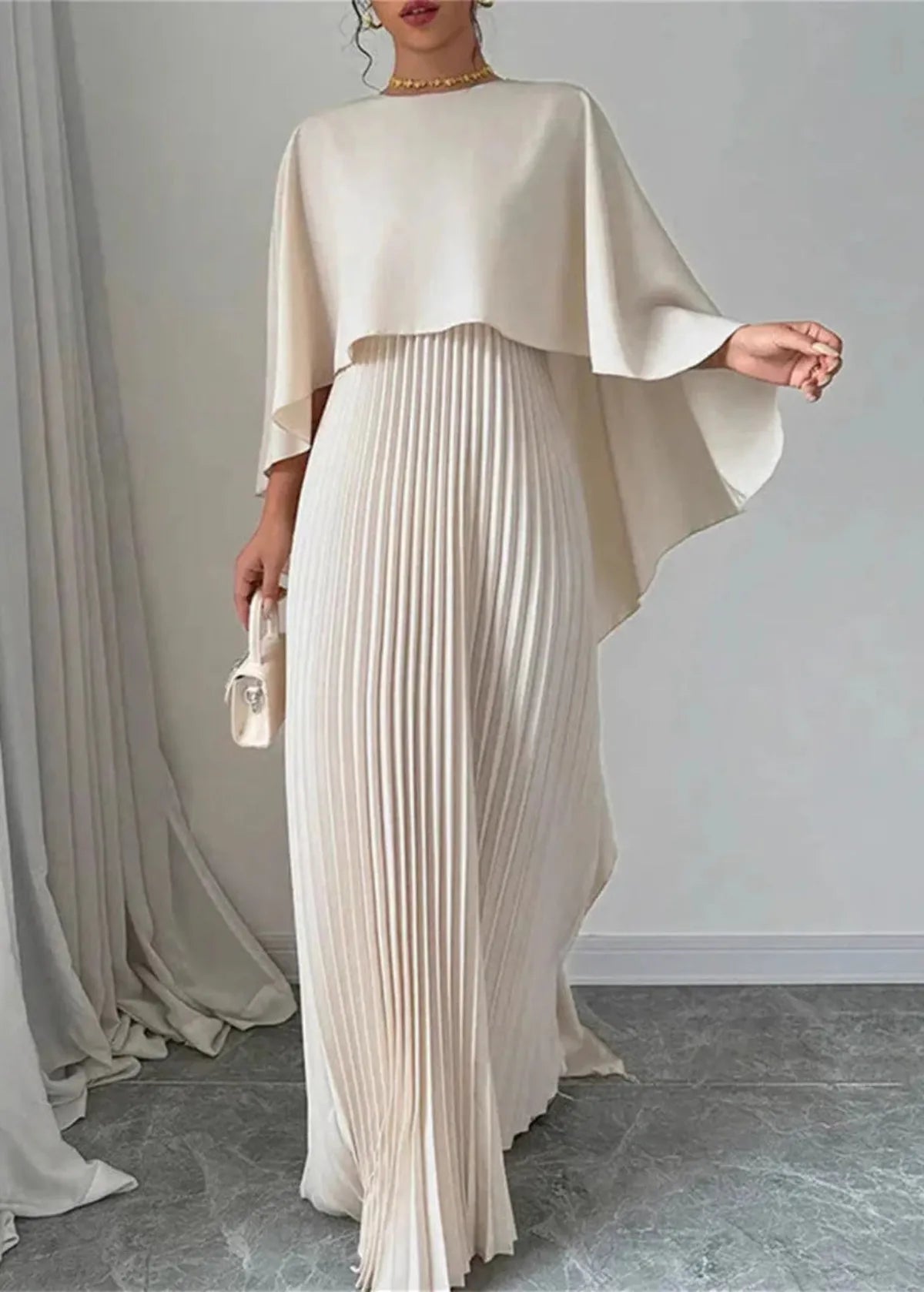 NOUVEAU RICHE Maxikleid Mit Fledermausärmeln Und Hohem Hals Für Abende Beige