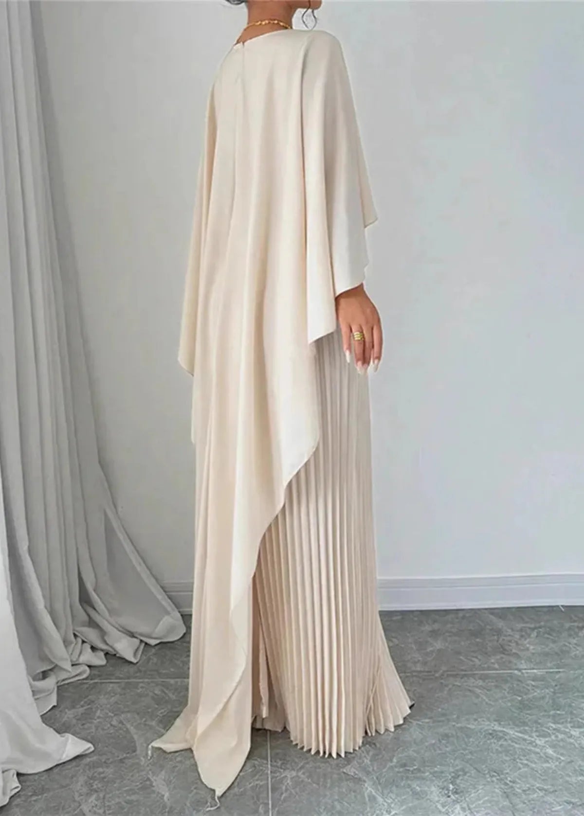 NOUVEAU RICHE Maxikleid Mit Fledermausärmeln Und Hohem Hals Für Abende