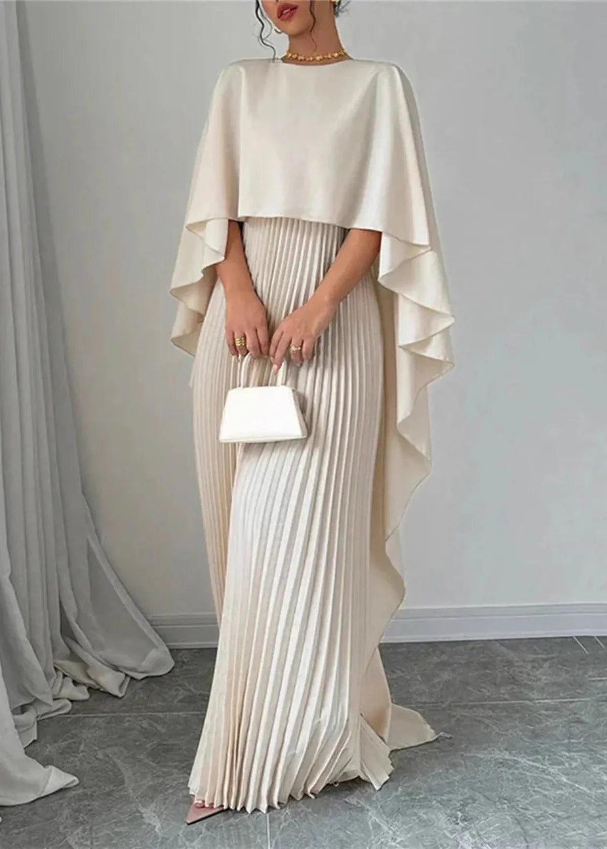 NOUVEAU RICHE Maxikleid Mit Fledermausärmeln Und Hohem Hals Für Abende