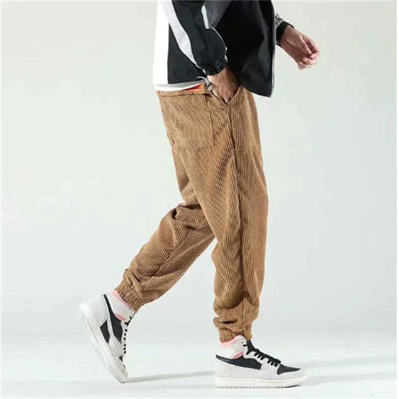 NOUVEAU RICHE Cordhose Herren Weicher Cordstoff Entspannte Passform