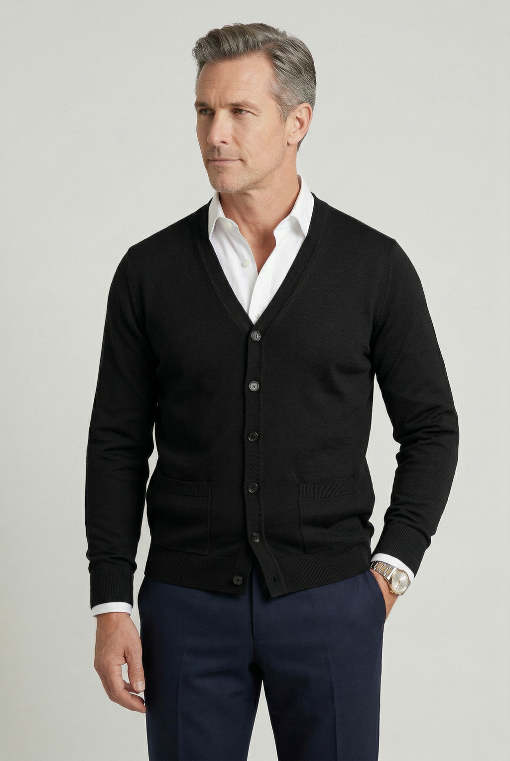NOUVEAU RICHE Calico | Herren Cardigan mit Knopfleiste und V-Ausschnitt Schwarz