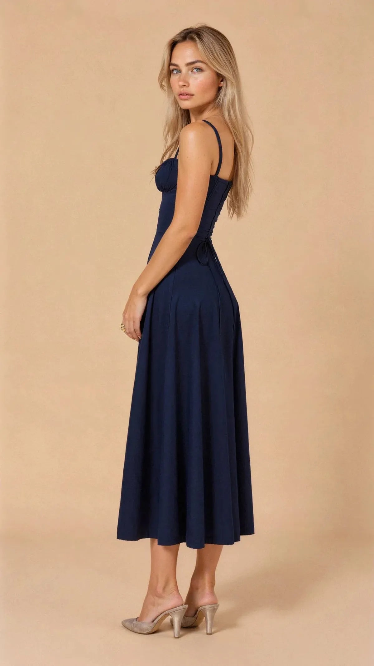 NOUVEAU RICHE Verstellbares Herzförmiges Midi-Taillenkleid mit Korsettrücken