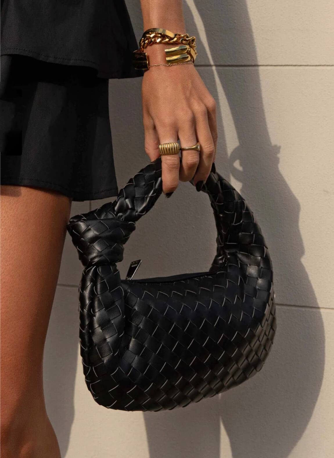 NOUVEAU RICHE Minitasche Aus Kunstleder Mit Geflochtenem Knoten Für Elegante Abendlooks