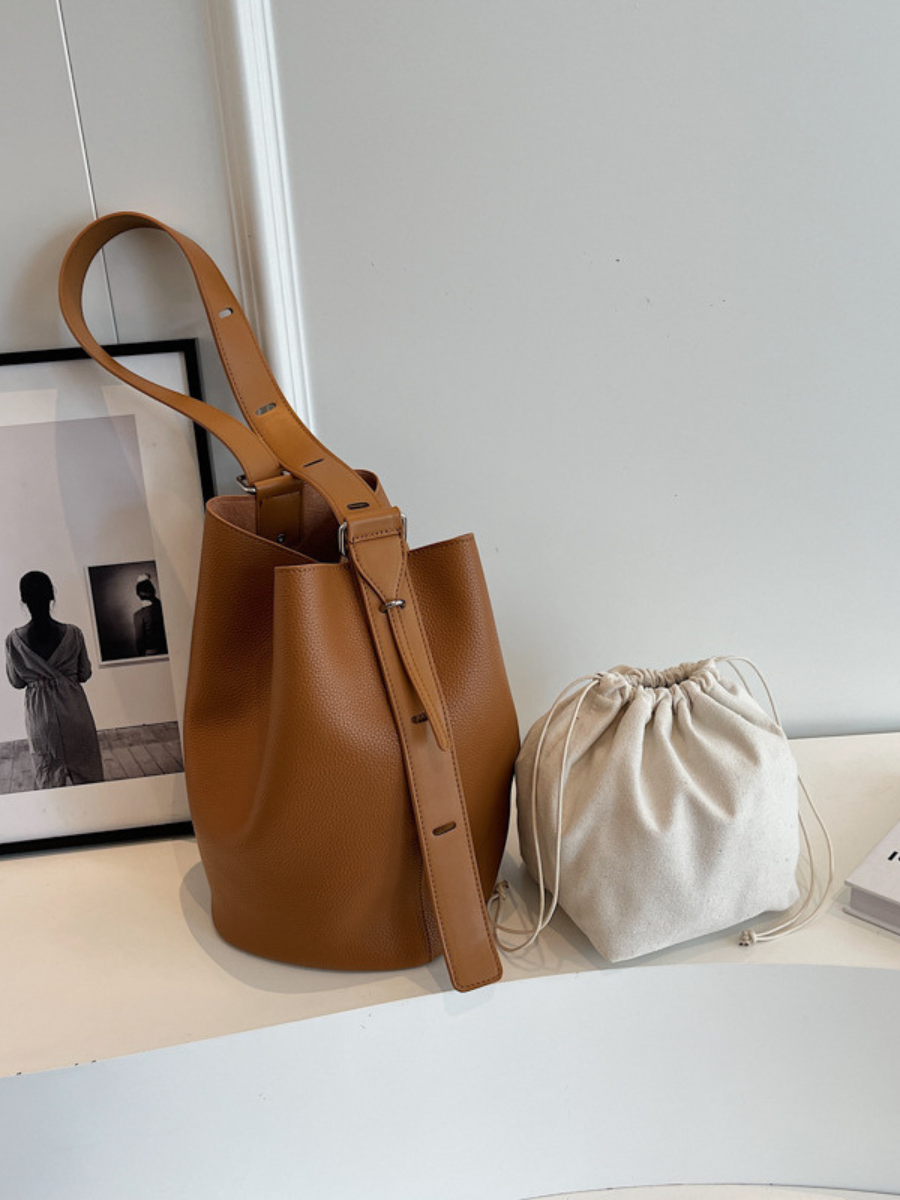 NOUVEAU RICHE Chāme | Damen Handtasche – Edles Leder-Finish, Zeitloses Design & Luxuriöse Eleganz Braun