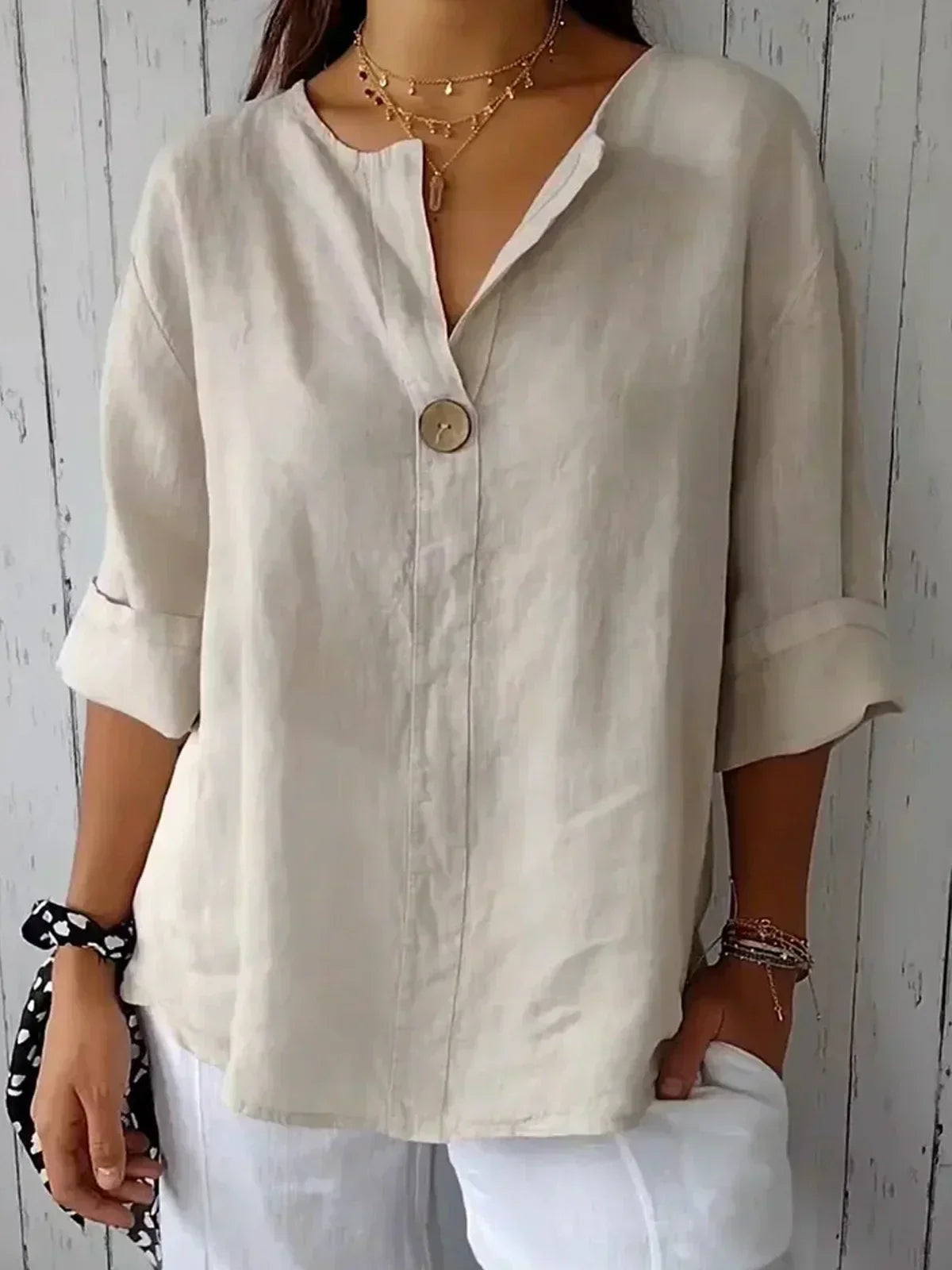 NOUVEAU RICHE Damen Sommerbluse Luftig Mit V Ausschnitt Und Knopfdetail Beige