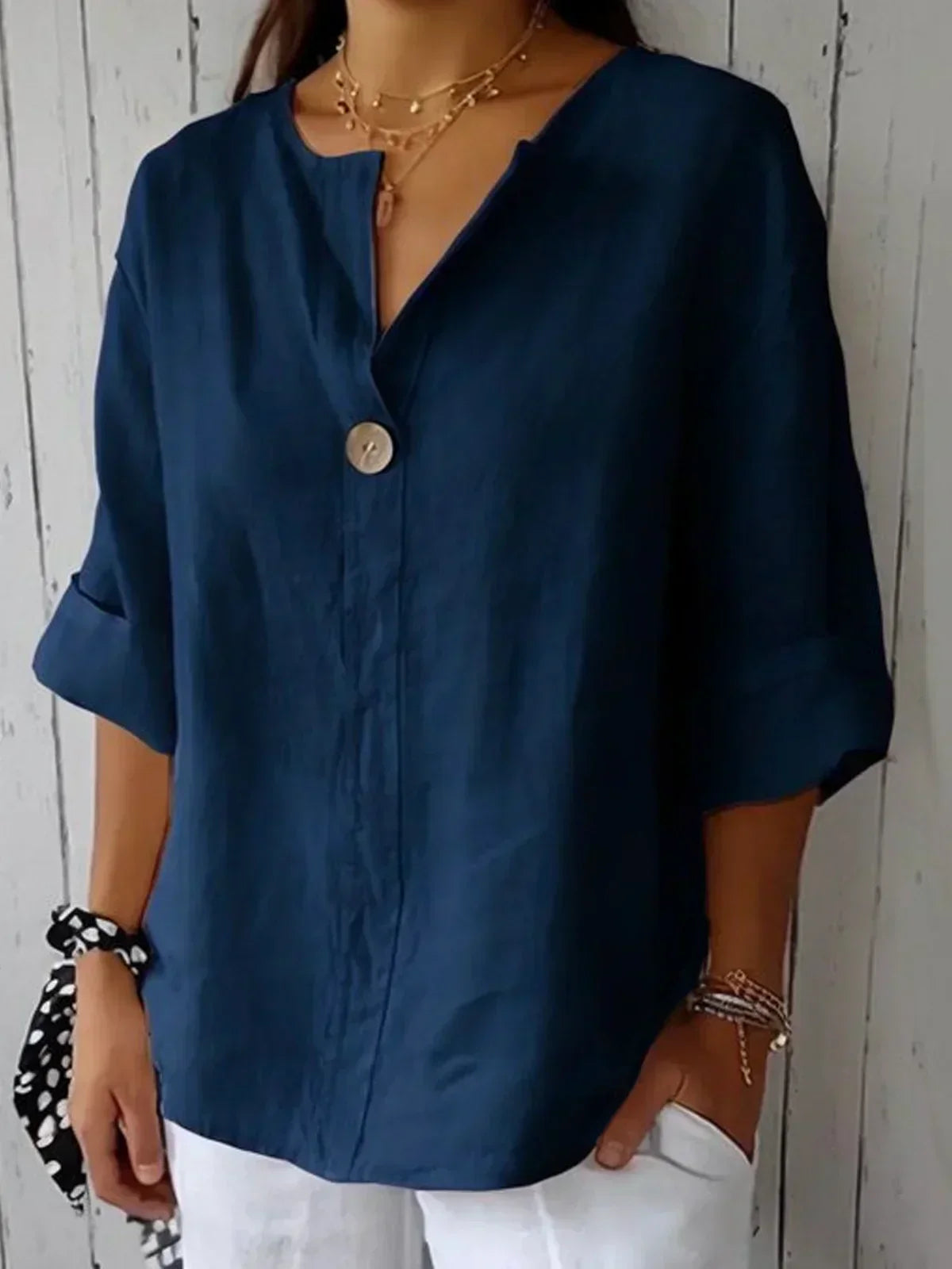 NOUVEAU RICHE Damen Sommerbluse Luftig Mit V Ausschnitt Und Knopfdetail Marineblau