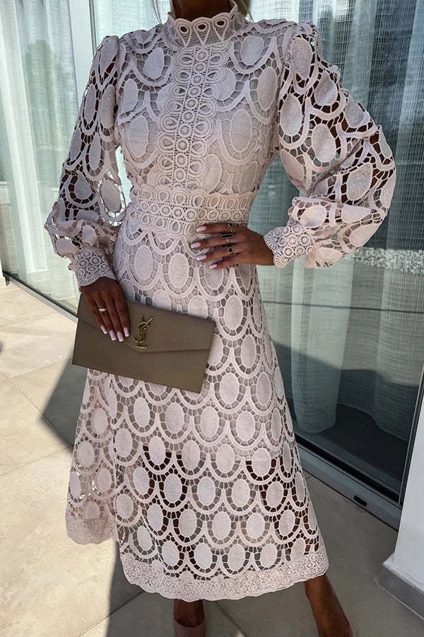 NOUVEAU RICHE Elegantes Spitzen-Midi-Kleid Mit Hohem Kragen Und Puffärmel