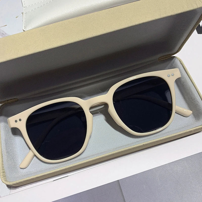 NOUVEAU RICHE Modische Sonnenbrille Mit UV400 Schutz Ganzjährig Tragbar Weiß