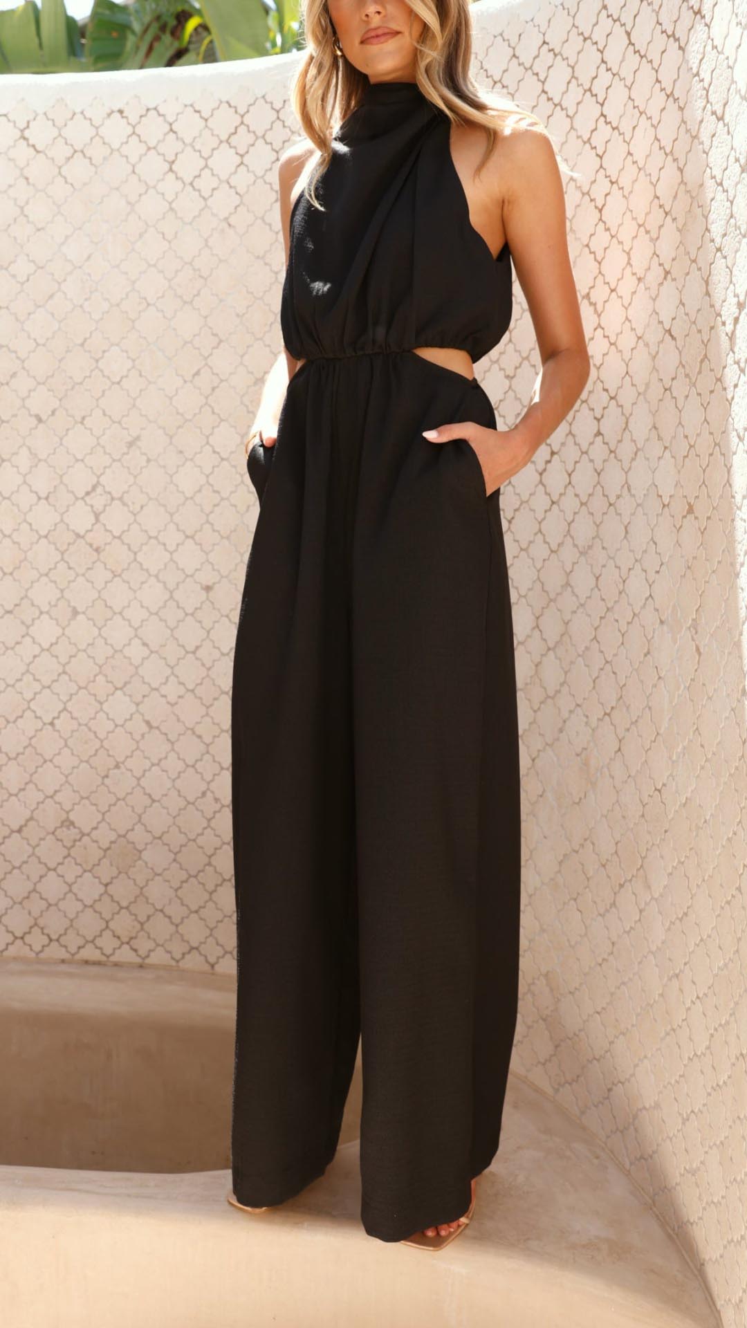 NOUVEAU RICHE Rosa Halter Cutout Jumpsuit Mit Weitbeiniger Silhouette