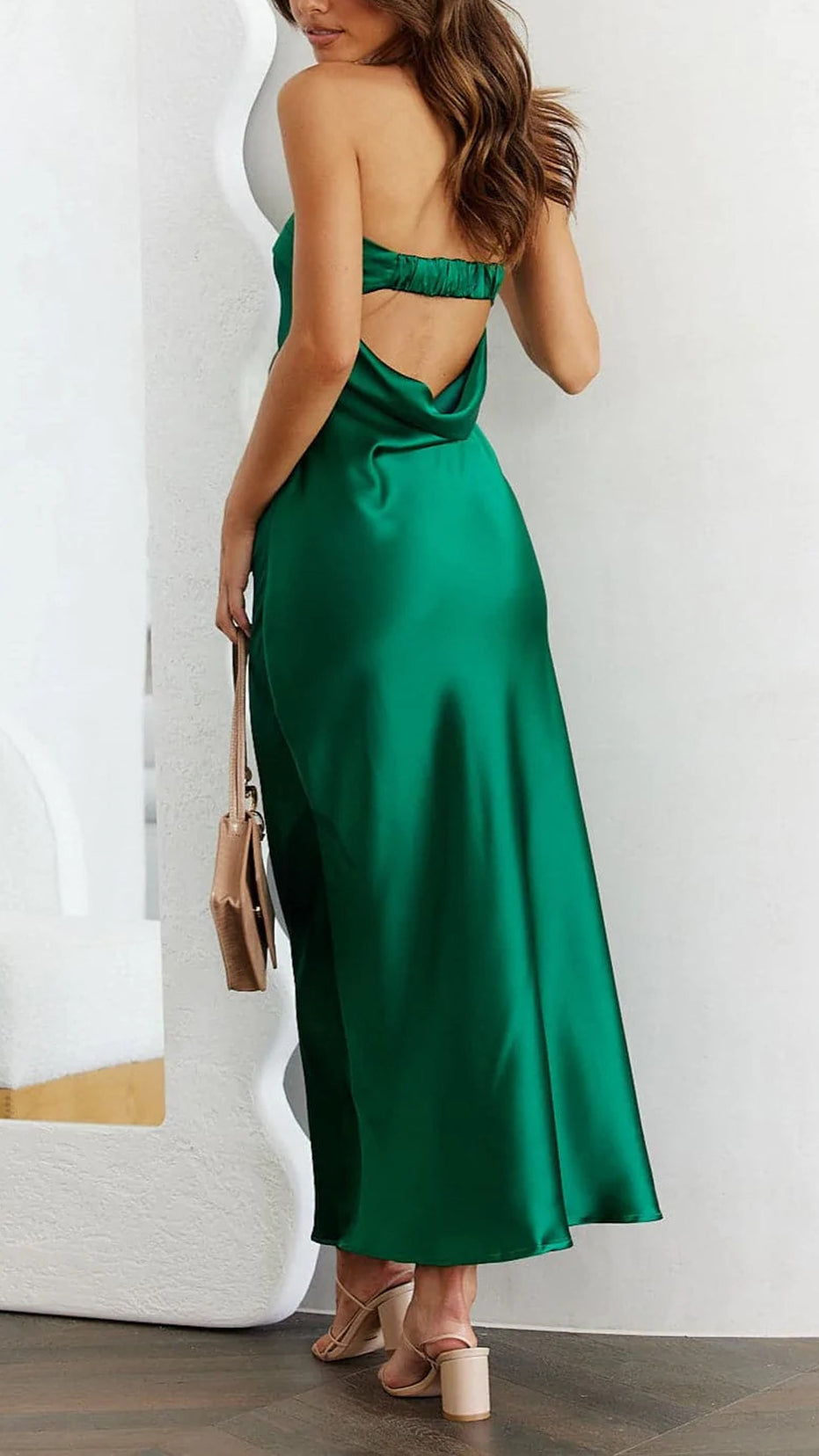 NOUVEAU RICHE Satin Maxikleid Trägerlos Gefalteter Bustier Offener Rücken