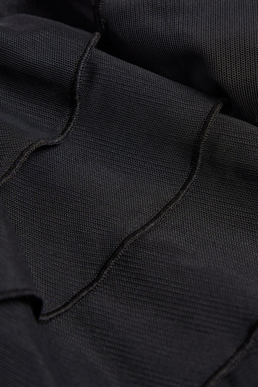 NOUVEAU RICHE Körperbetonter Netz-Bodysuit Mit Rüschen Und Neckholder