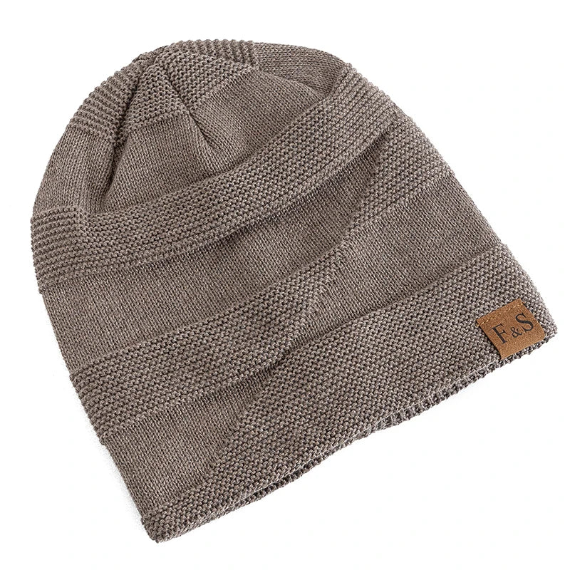 Neue Unisex-Wintermützen im Slouchy-Stil mit Fellfutter, warme Beanies für Damen und Herren, lässige Strickmützen mit Label-Dekor 2