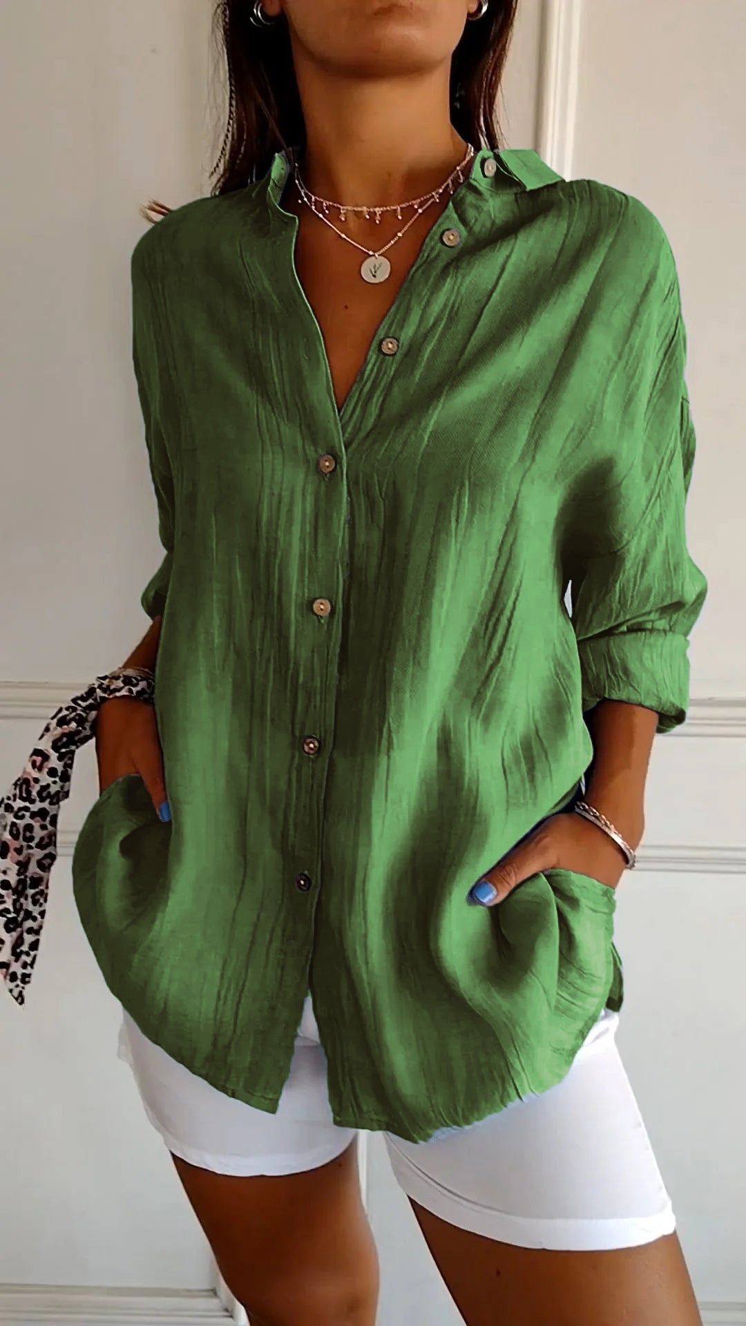 NOUVEAU RICHE Pamelo | Damen-Sommerbluse mit Langarm-Schnitt – Luftige Leinen-Seiden-Fusion, architektonischer Faltenwurf & skandinavische Küsten-Eleganz Grün