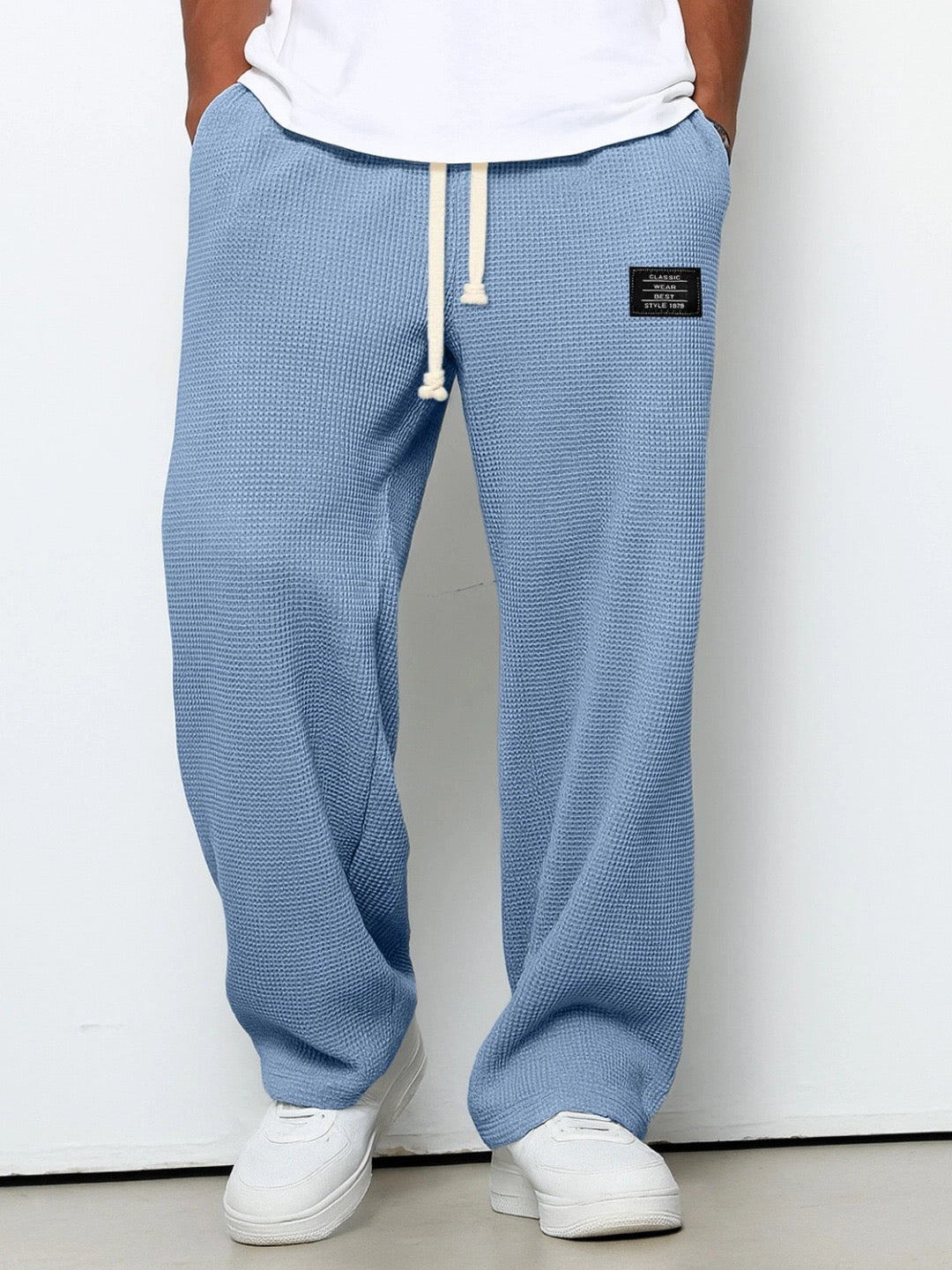 NOUVEAU RICHE Herrenhose Loose-Fit – Verstellbarer Bund & Bequeme Passform Himmelblau