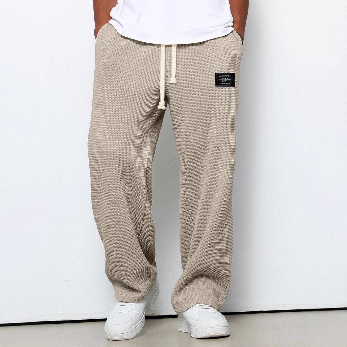 NOUVEAU RICHE Herrenhose Loose-Fit – Verstellbarer Bund & Bequeme Passform Khaki