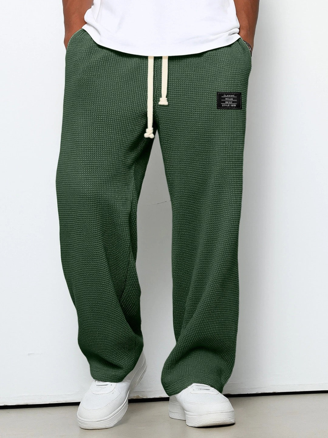NOUVEAU RICHE Herrenhose Loose-Fit – Verstellbarer Bund & Bequeme Passform Dunkelgrün