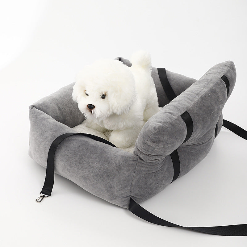 NOUVEAU RICHE Hundeautositz – Autositz für kleine Hunde mit weichem Futter & Riemen, einfache Montage, S oder L – CozyCanine
