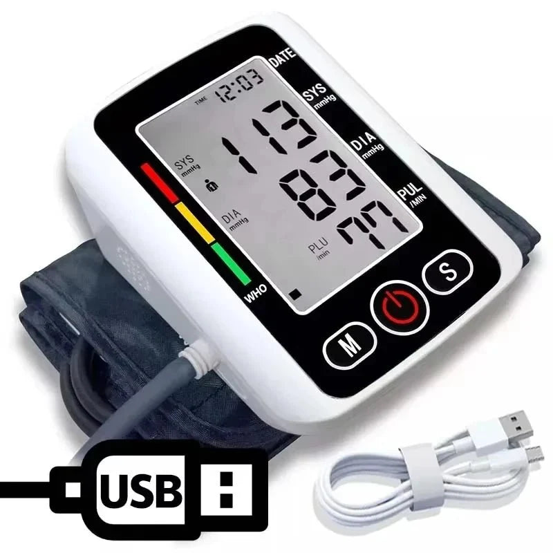 NOUVEAU RICHE Blutdruckmessgerät Oberarm – Digitales Blutdruckmessgerät mit grossem beleuchtetem Display, Speicher & Manschette, Batterie oder Akku