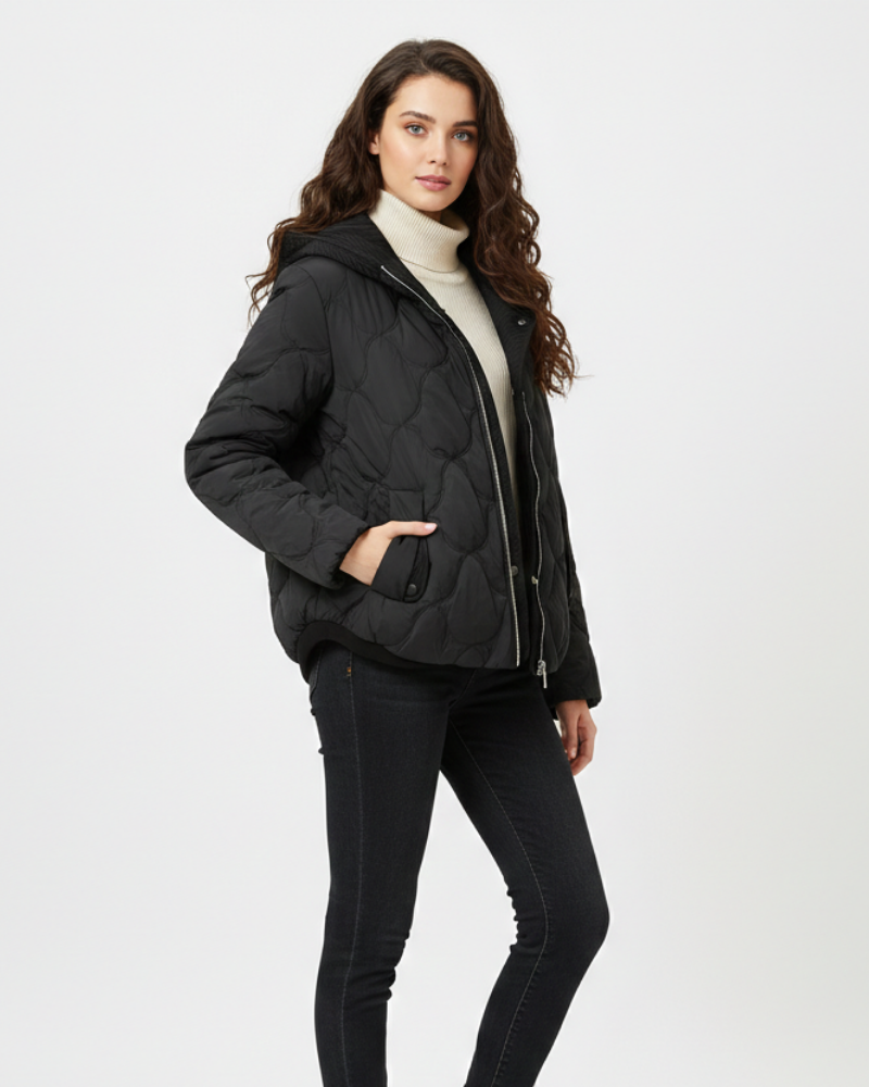 NOUVEAU RICHE Damen Daunenjacke Kurz – Gesteppt & Abgerundete Form Schwarz