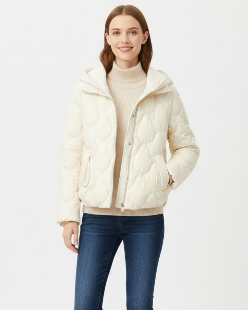 NOUVEAU RICHE Damen Daunenjacke Kurz – Gesteppt & Abgerundete Form Weiß