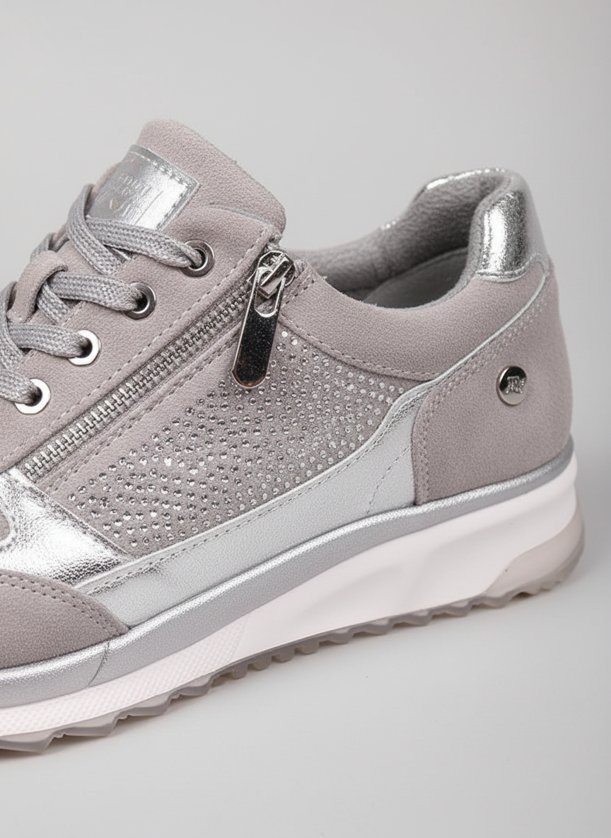 NOUVEAU RICHE Amore | Damen Sneakers – Herzförmiges Detail, Soft-Padding