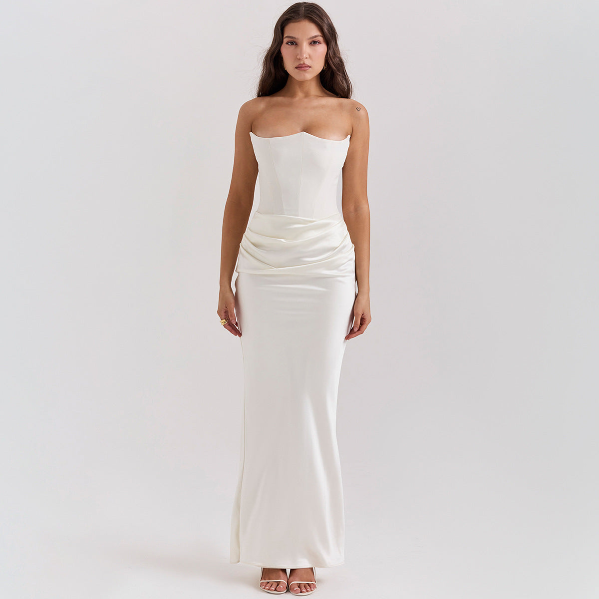 NOUVEAU RICHE Elegantes Schwarzes Maxikleid Für Den Abend Mit Fließender Silhouette Und Figurbetonendem Schnitt Weiß