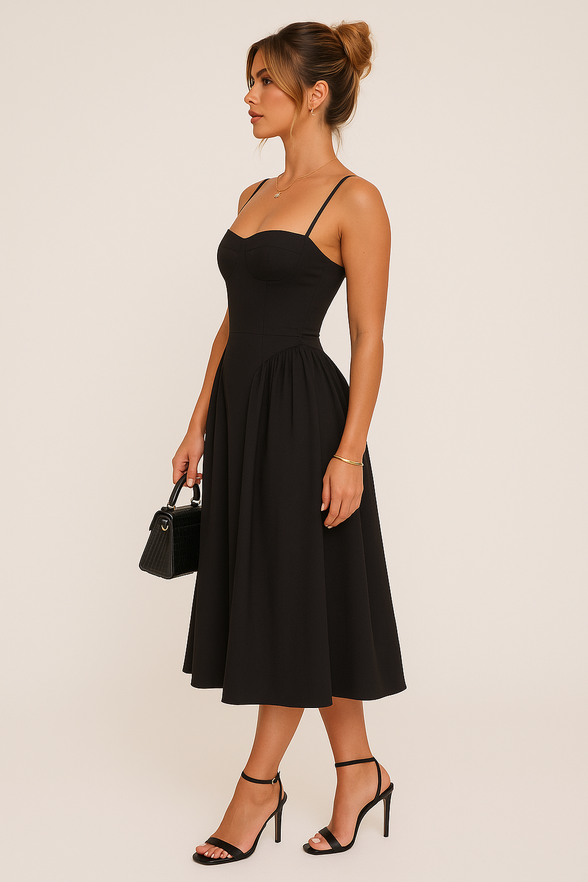 NOUVEAU RICHE Schwarzes Plissiertes Skater-Midaxi-Kleid Mit Herz-Ausschnitt