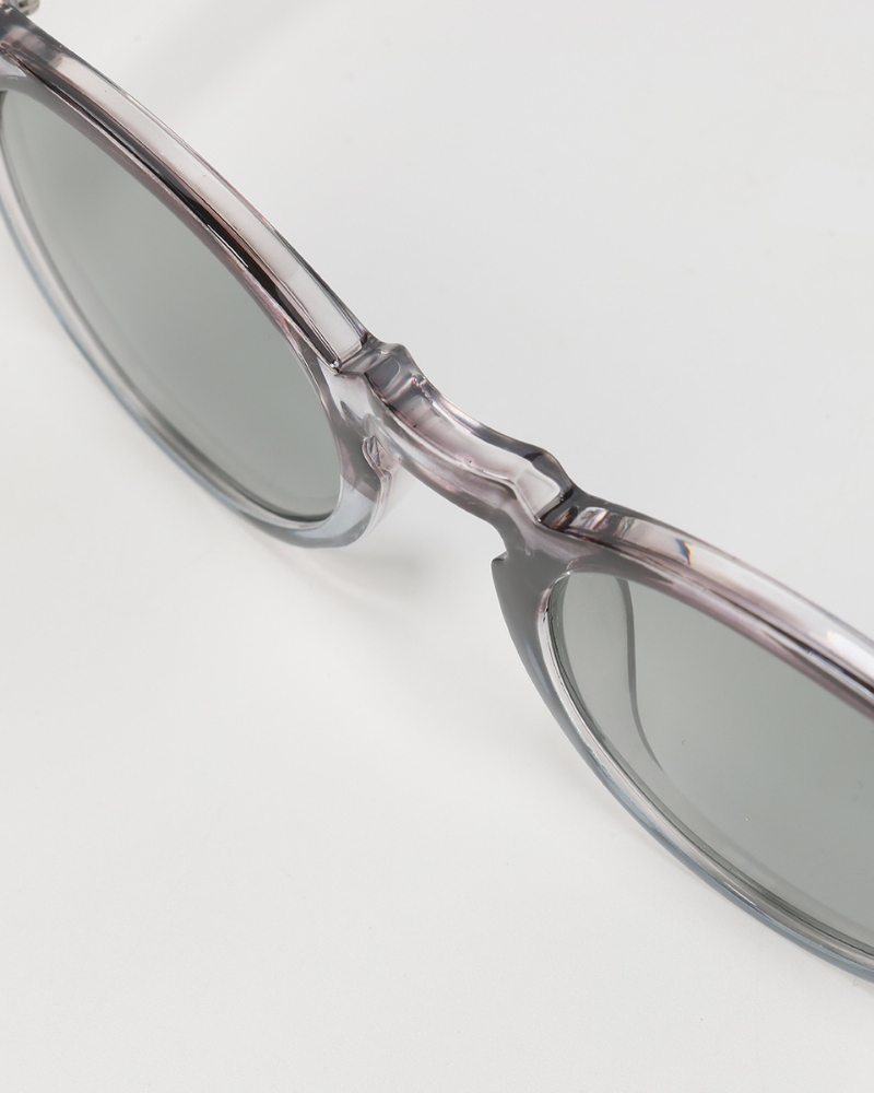 NOUVEAU RICHE Polarisierte Sonnenbrille mit UV-Schutz für Herren und Damen – Grau