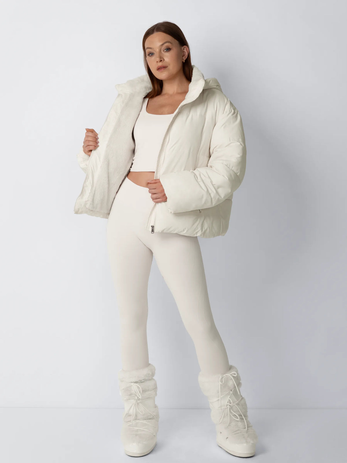 Amore | Kurze Damen Pufferjacke mit Abnehmbarer Kapuze - Warme Gesteppte Winterjacke mit Weichem Kunstpelzfutter & Reißverschluss