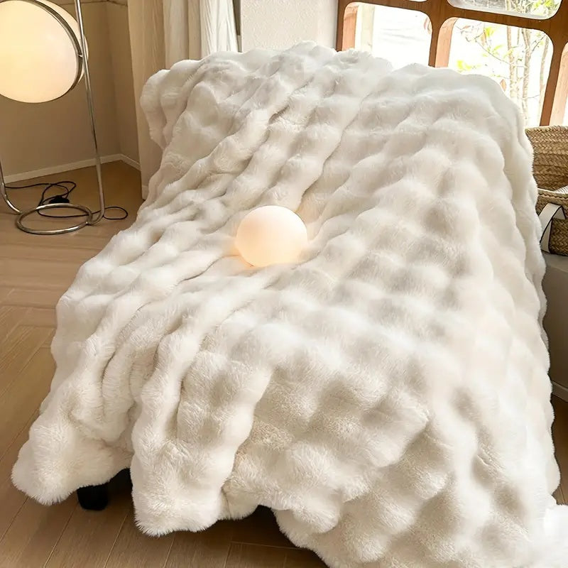 NOUVEAU RICHE Kaninchen-Faux-Fur-Decke für ultimativen Komfort und Wärme
