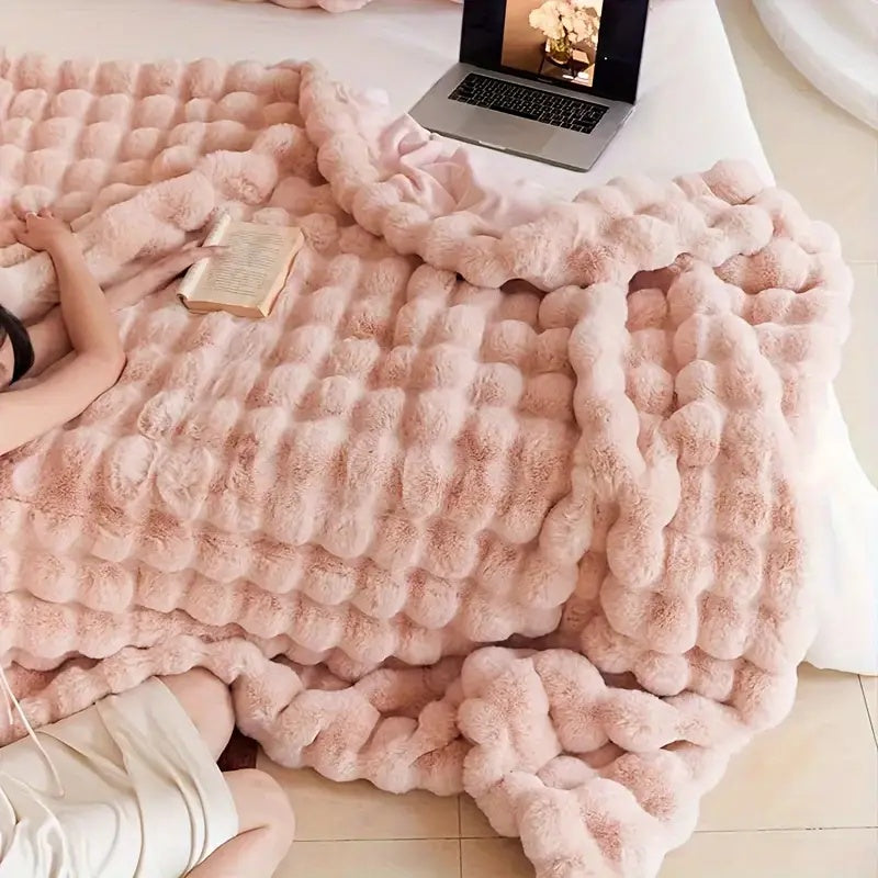 NOUVEAU RICHE Kaninchen-Faux-Fur-Decke für ultimativen Komfort und Wärme