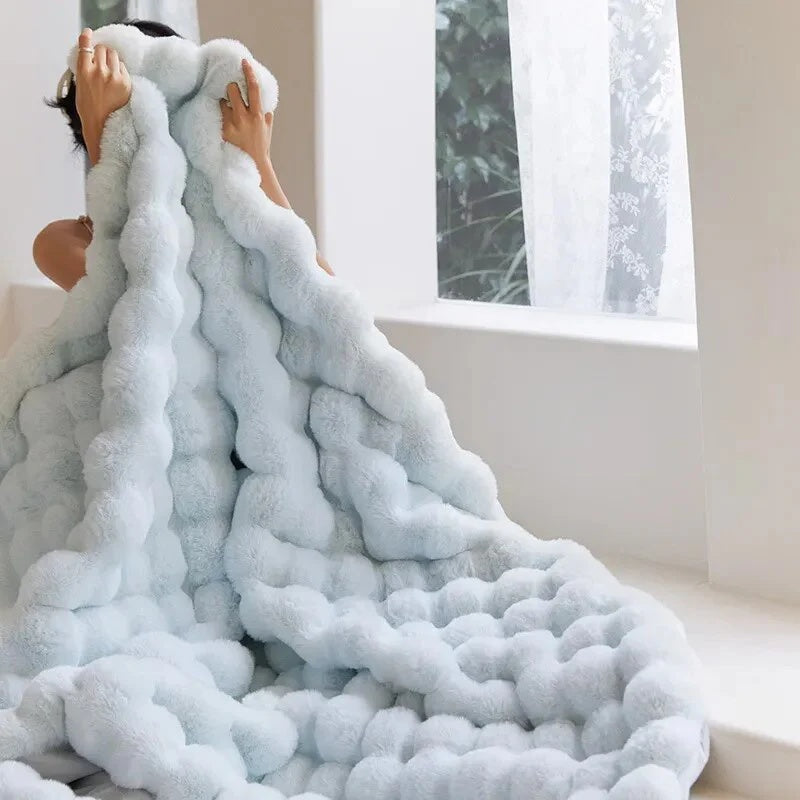 NOUVEAU RICHE Kaninchen-Faux-Fur-Decke für ultimativen Komfort und Wärme