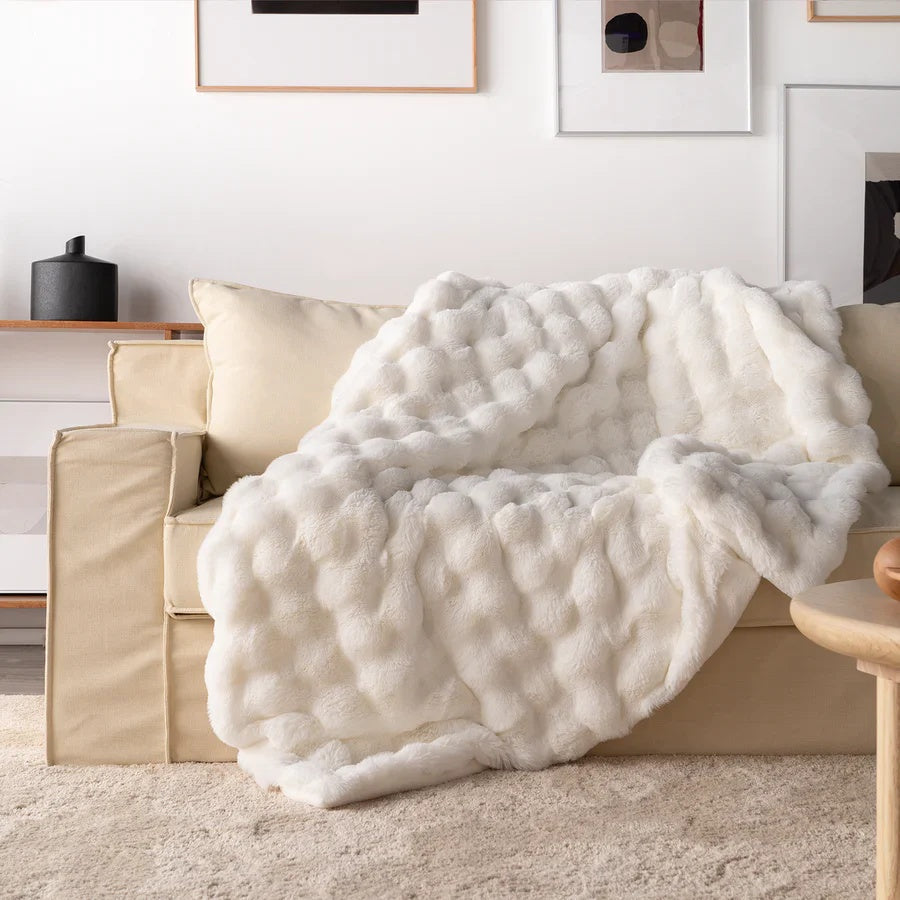 NOUVEAU RICHE Kaninchen-Faux-Fur-Decke für ultimativen Komfort und Wärme Elfenbeincreme