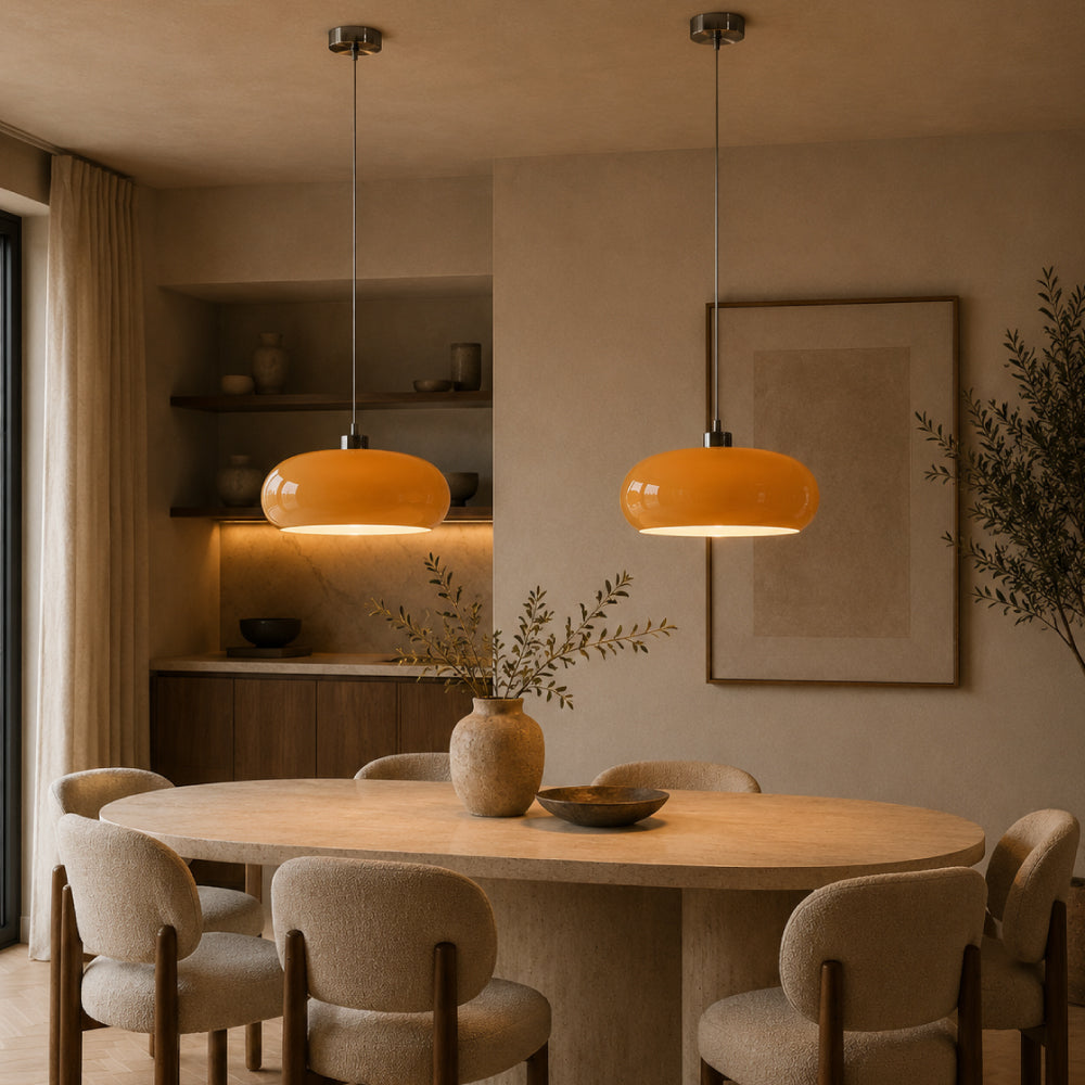 NOUVEAU RICHE Retro-Pendelleuchte – Hängelampe aus Farbigem Glas für den Esstisch & Kücheninsel, Weiss oder Orange