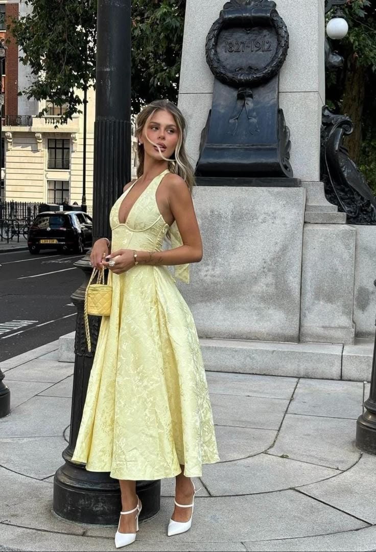 NOUVEAU RICHE Romantisches Retro Midi Kleid Halter Ausschnitt Struktur
