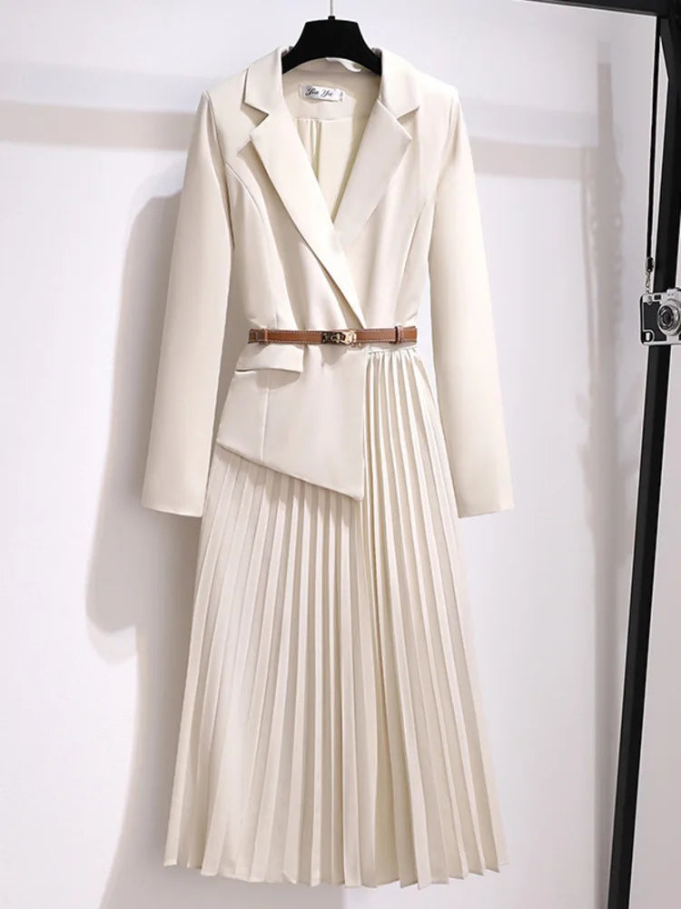 NOUVEAU RICHE Elegantes Plissiertes Blazerkleid Mit Gürtel Für Anlässe