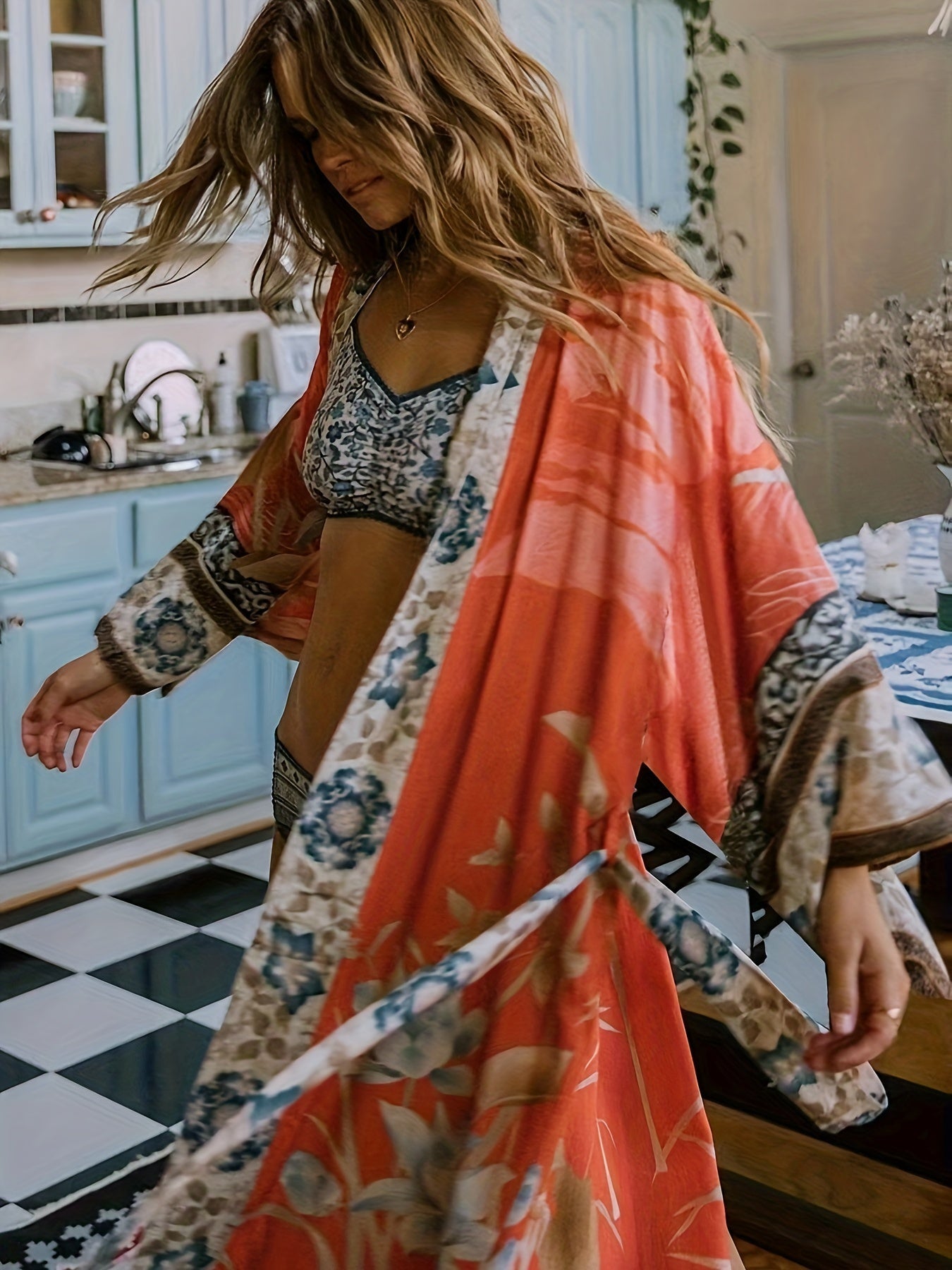 NOUVEAU RICHE Roter Blumenkimono Mit Fledermausärmeln Für Damen Luxuriös