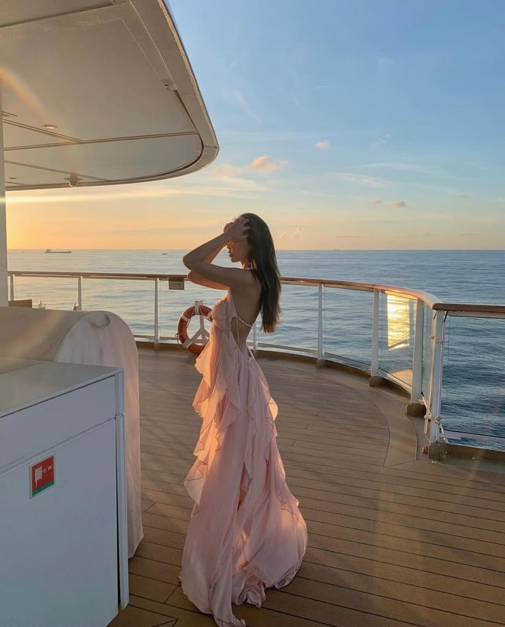 NOUVEAU RICHE Rüschenträgerloses Maxikleid Mit Fließender Silhouette