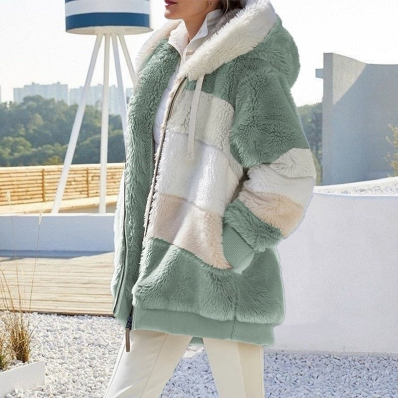NOUVEAU RICHE Chāme | Plüsch-Kapuzenweste | Herrlich warm, weich & stylisch Mint Green