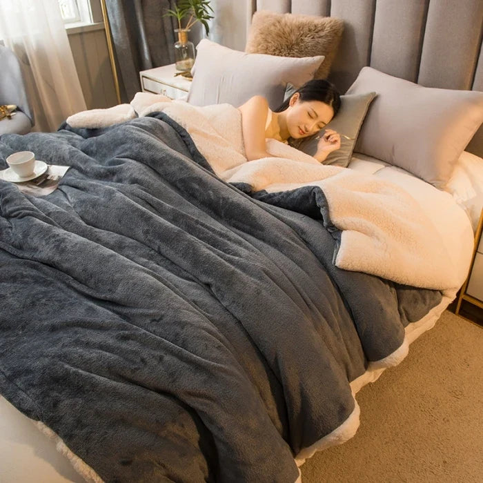 NOUVEAU RICHE Doppelseitige Flanell & Fleece Kuscheldecke – Weiche warme Decke für Bett und Sofa, 12 Farben, 5 Grössen Dunkelgrau