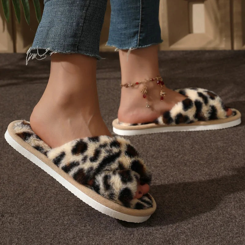 NOUVEAU RICHE Damen Hausschuhe Offene Zehenpartie Kreuzband Design