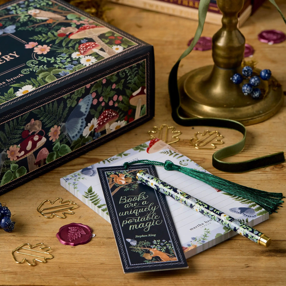 Calendario dell'Avvento creativo - Calendario dell'Avvento di articoli di cancelleria con 24 sorprese, regalo di Natale per il journaling e il fai da te - CraftJoy