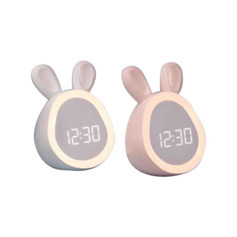 NOUVEAU RICHE Kinderwecker Hase mit LED-Nachtlicht – Wecker für Kinder mit dimmbarem Nachtlicht, Rosa oder Weiss – BunniGlow