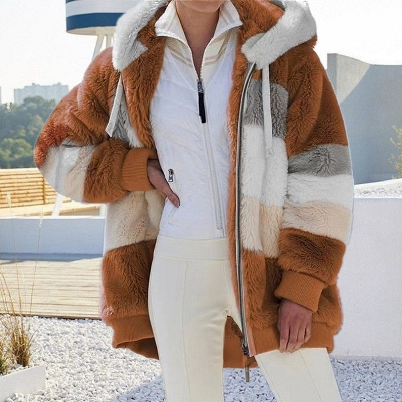 NOUVEAU RICHE Chāme | Plüsch-Kapuzenweste | Herrlich warm, weich & stylisch Orange-Brown